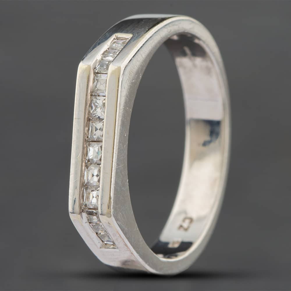 Second Hand 9ct White Gold Cubic Zirconia Oblong Dress Ring 41101357
