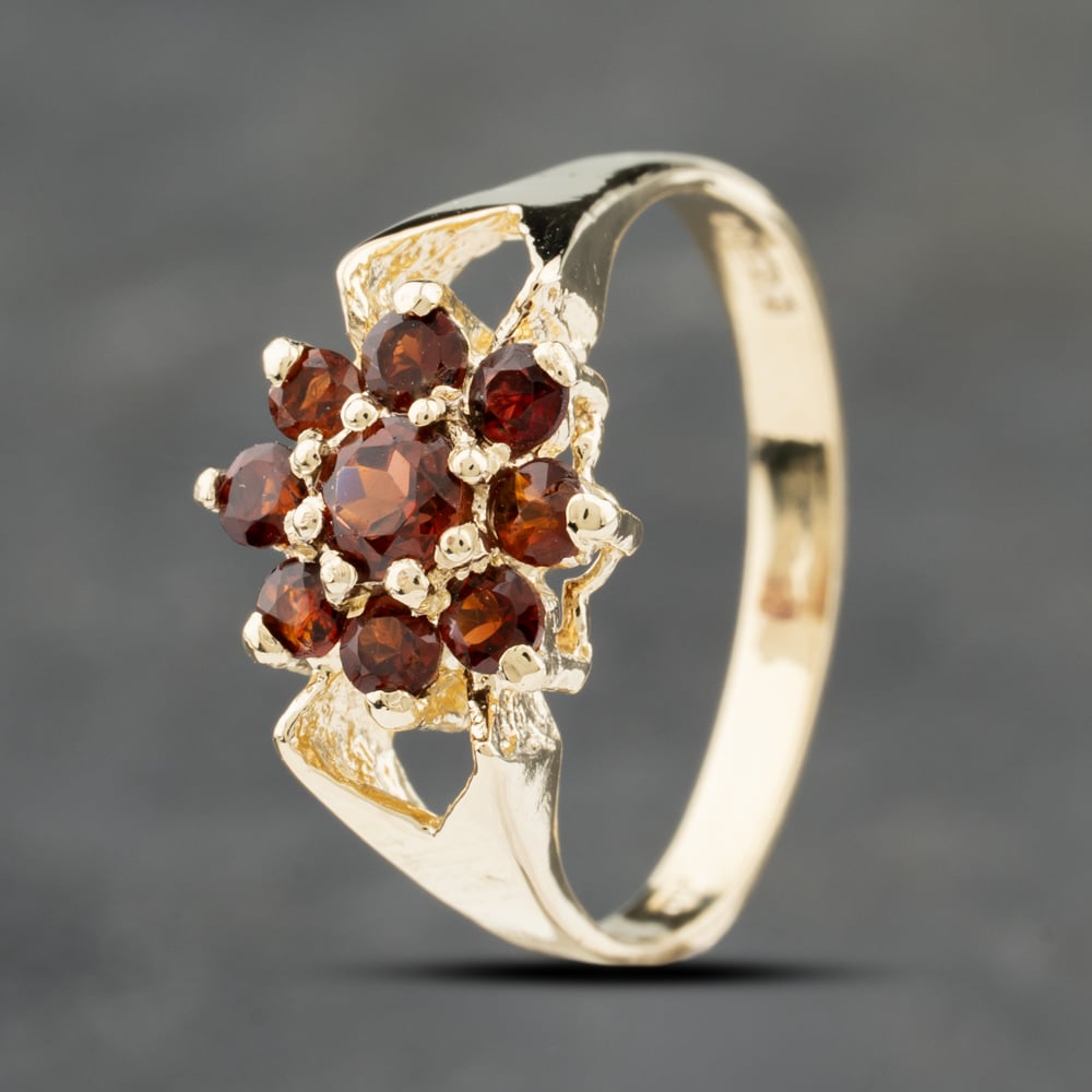 Second Hand 9ct Yellow Gold Garnet Cluster Ring 41104007