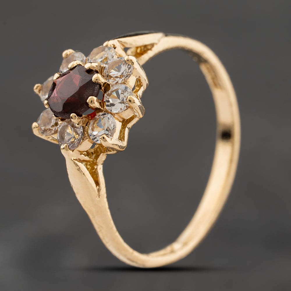 Second Hand 9ct Yellow Gold Garnet & White Topaz Cluster Ring 41104250