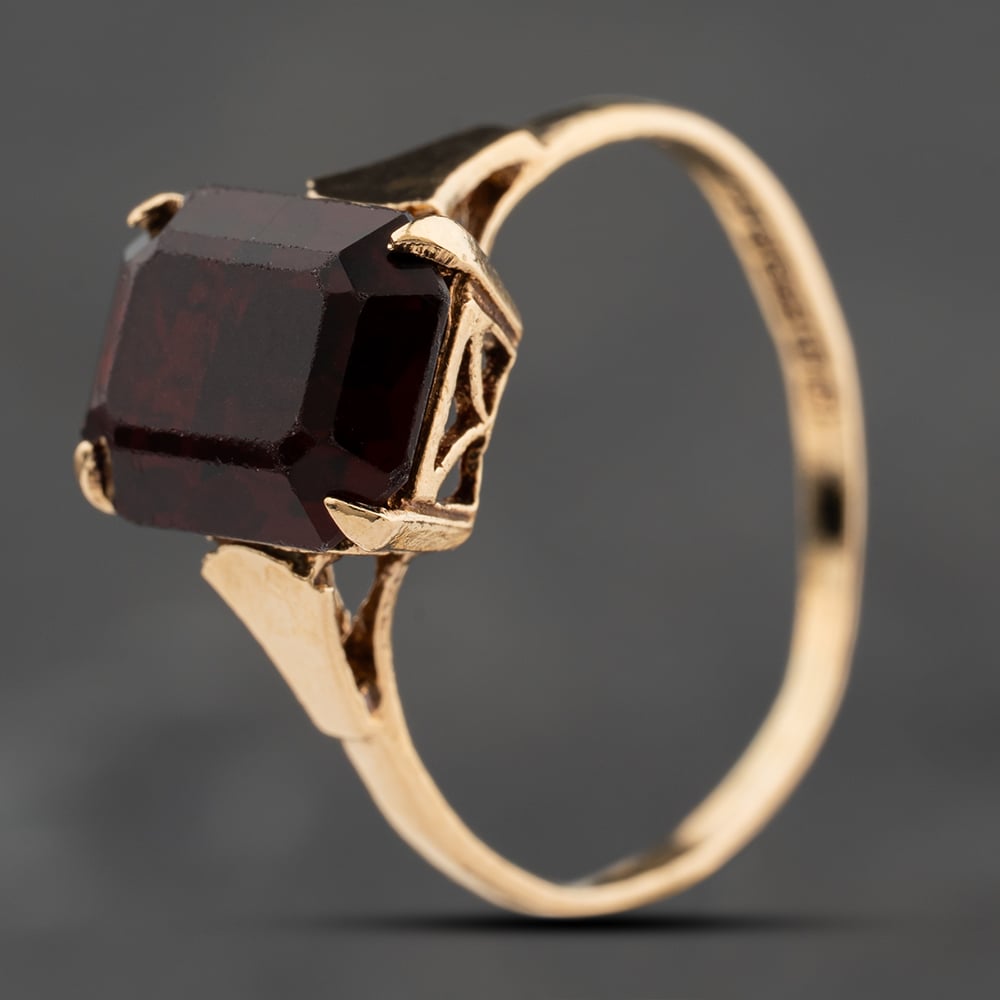 Second Hand 9ct Yellow Gold Garnet Dress Ring 41104254