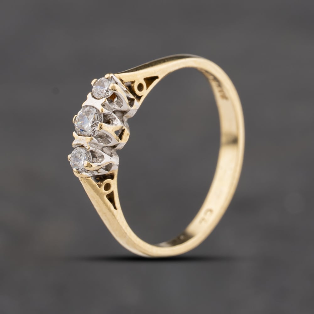 Second Hand 9ct Yellow Gold Cubic Zirconia Three Stone Ring 41104317