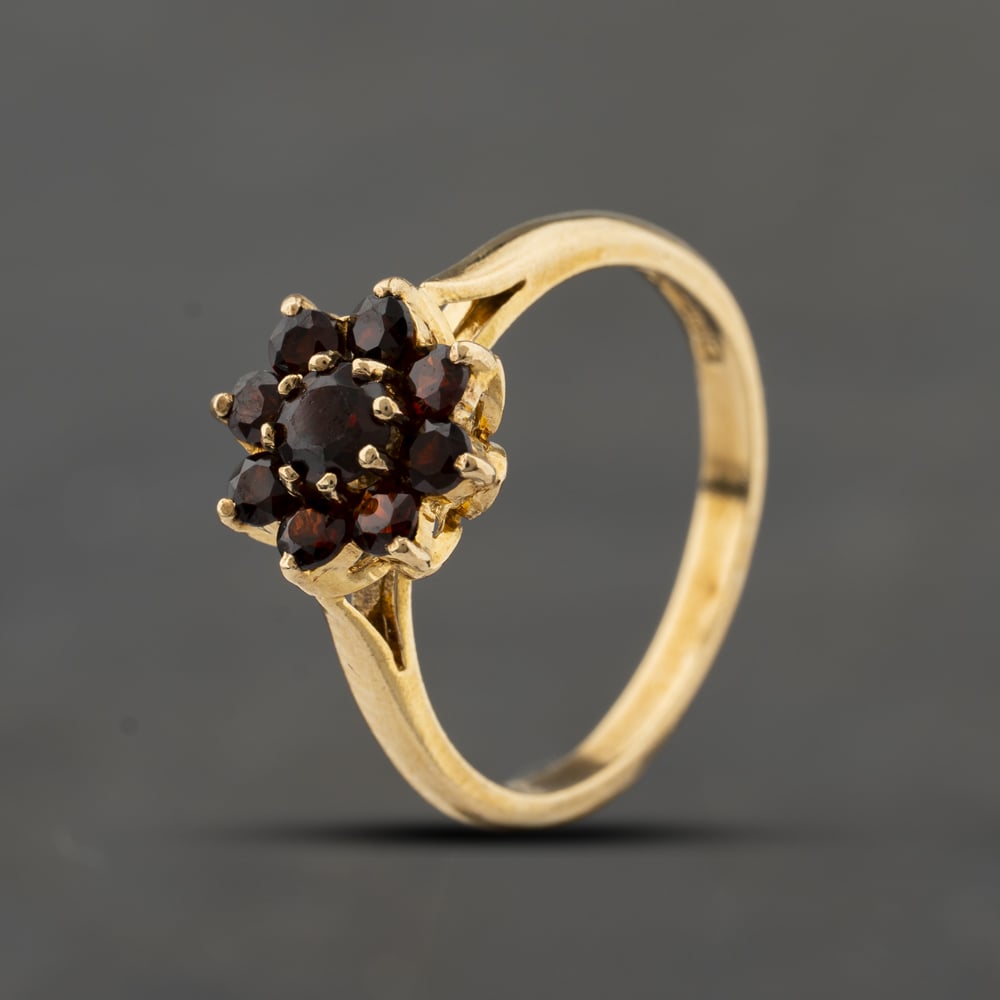 Second Hand 9ct Yellow Gold Garnet Flower Cluster Ring 41104351