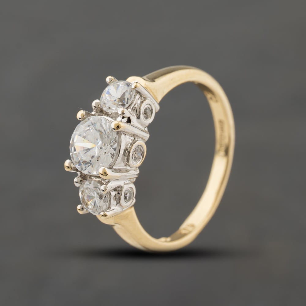 Second Hand 9ct Yellow Gold Cubic Zirconia Three Stone Ring 41104416