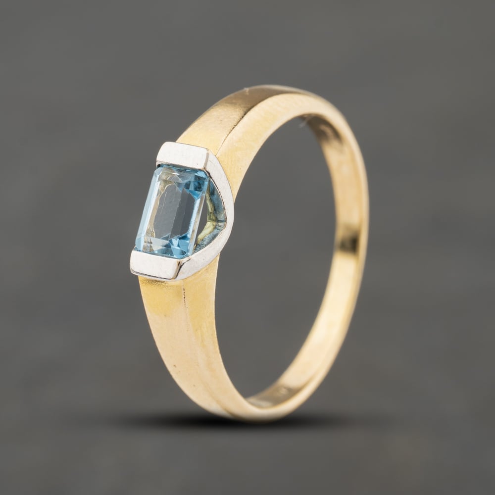 Second Hand 9ct Two Colour Gold Blue Topaz Tension Set Dress Ring 41104424