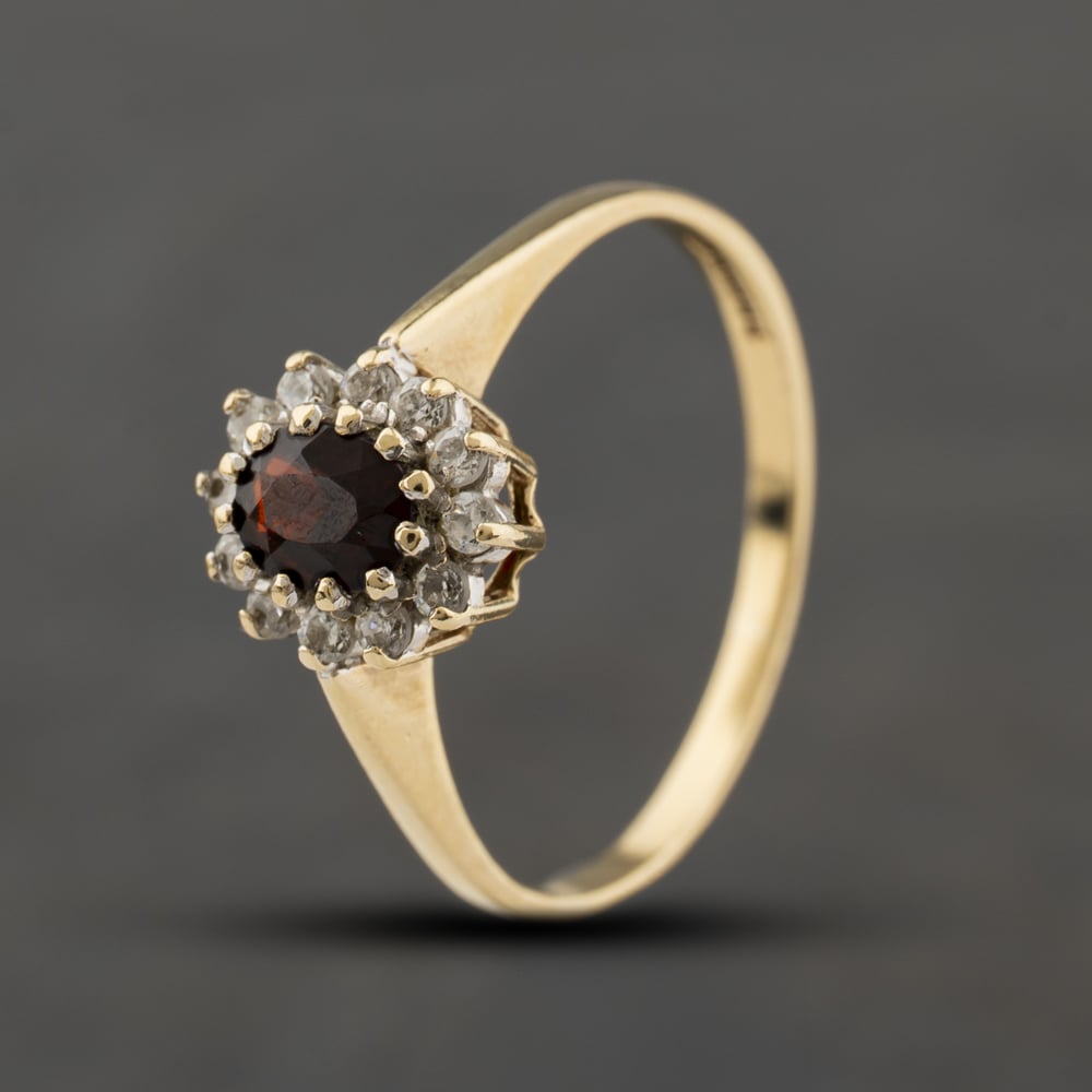 Second Hand 9ct Yellow Gold Cubic Zirconia & Garnet Oval Cluster Ring 41104485