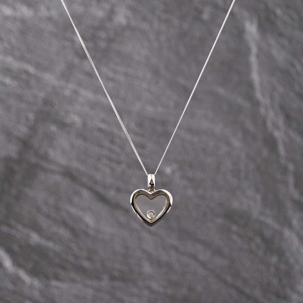 Second Hand 9ct White Gold Floating Diamond Heart Pendant & 18 Inch Curb Chain 41142644