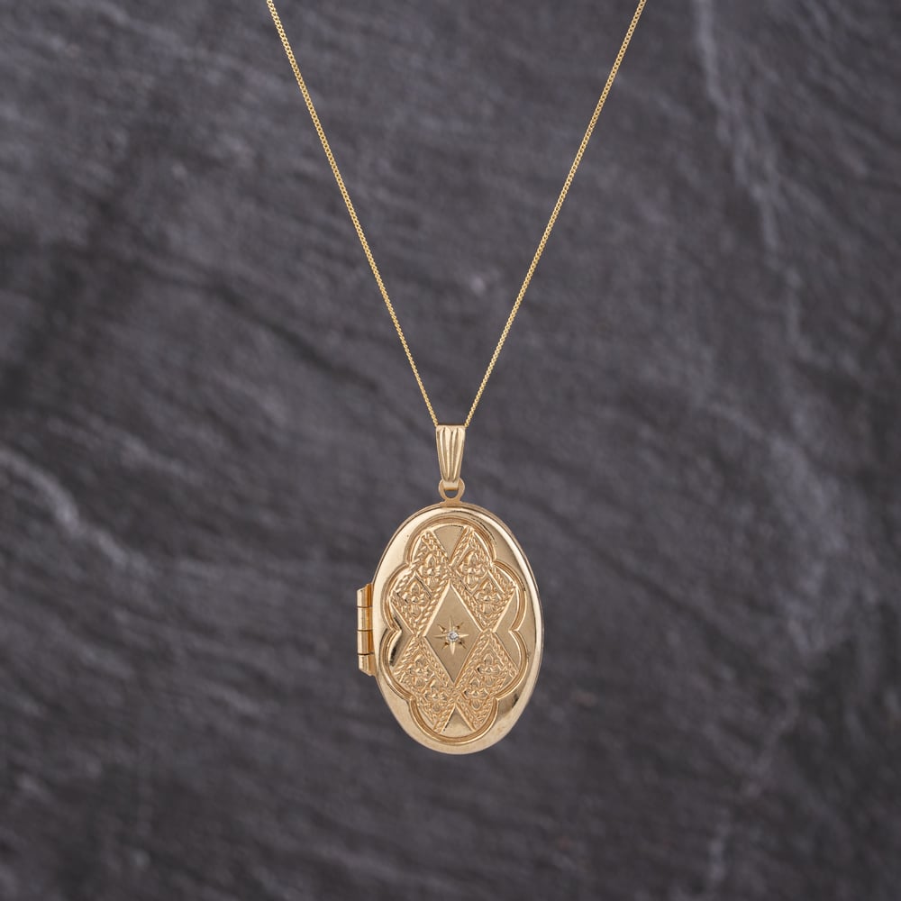 Second Hand 9ct Yellow Gold 0.01ct Brilliant Cut Diamond Engraved Oval Locket Pendant & 18 Inch Curb Chain 41143255