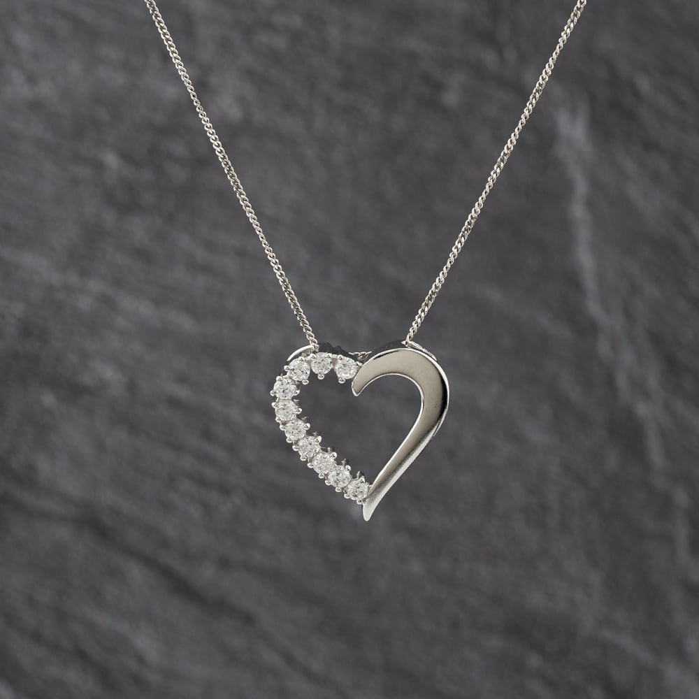 Second Hand 9ct White Gold Cubic Zirconia Set Open Heart Pendant & 18 Inch Curb Chain 41143345