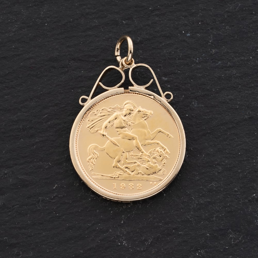 Second Hand Yellow Gold Elizabeth II 1982 Half Sovereign Coin Keeper Loose Pendant 41143380