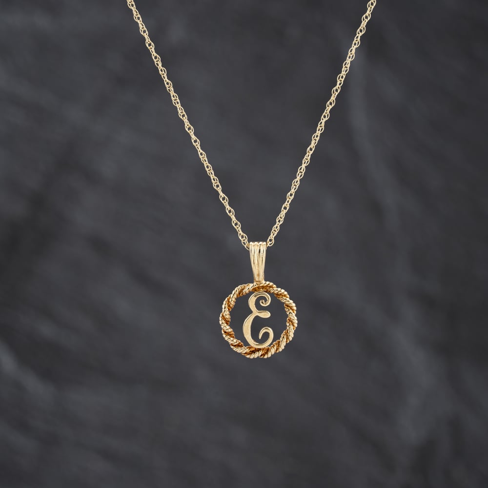 Second Hand 9ct Yellow Gold Circular E Initial Pendant & 18 Inch Prince Of Wales Chain 41143397