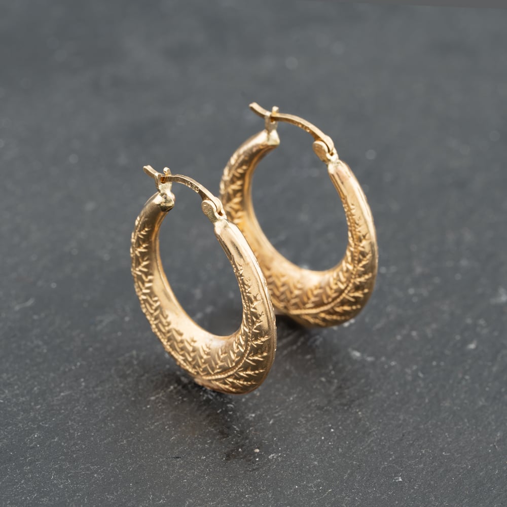 Second Hand 9ct Yellow Gold 28mm Oval Patterned Creole Earrings 41173656