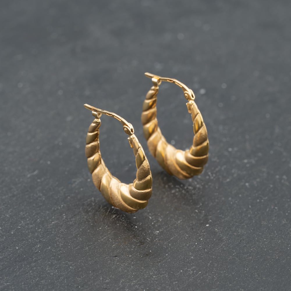 Second Hand Yellow Gold 24mm Oval Patterned Creole Earrings 41173661