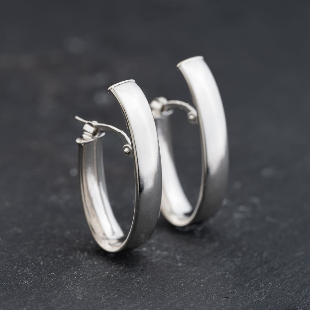 Second Hand 9ct White Gold 27mm Plain Oval Hoop Earrings 41173785