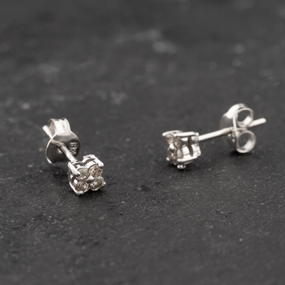 Second Hand White Gold 3mm 0.16ct Diamond Cluster Stud Earrings 41174097