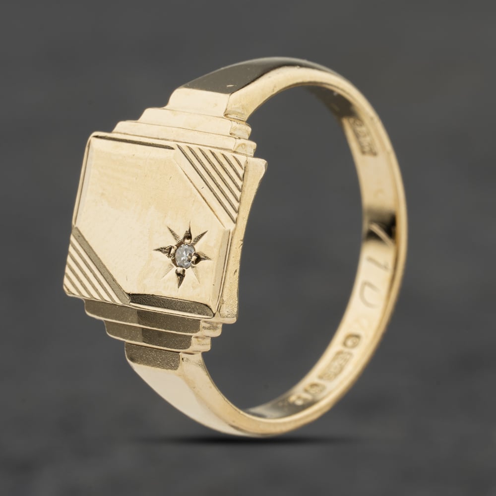 Second Hand 9ct Yellow Gold Diamond Oblong Part Engraved Signet Ring 41342321