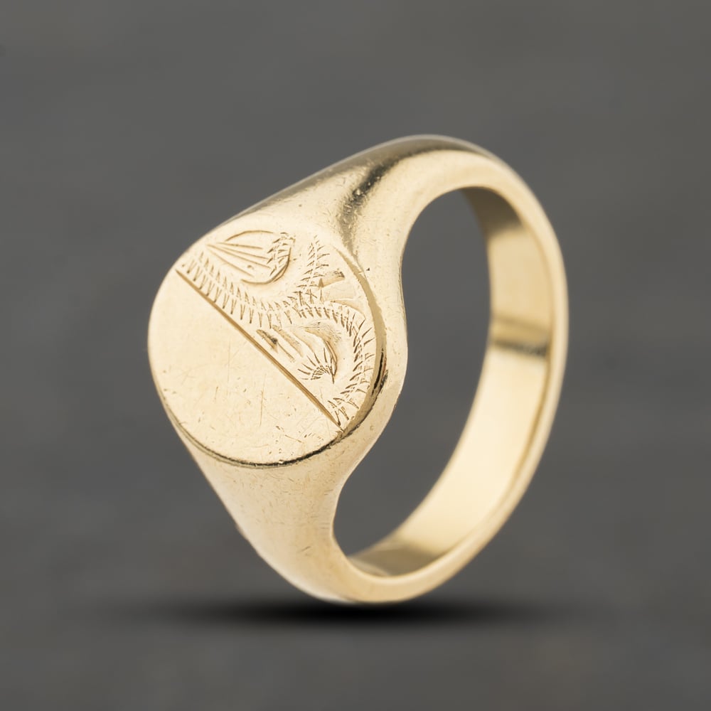 Second Hand 9ct Yellow Gold Oval Half Engraved Signet Ring 41342488