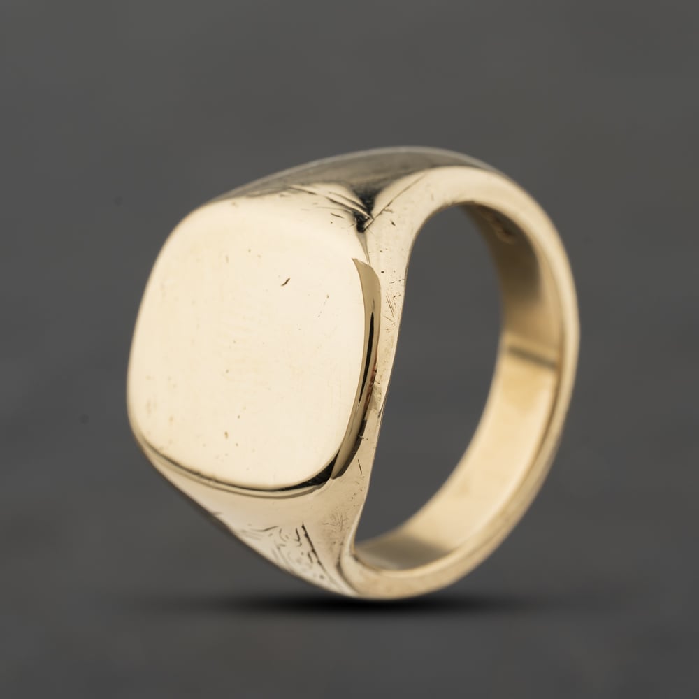 Second Hand 9ct Yellow Gold Plain Oblong Signet Ring 41342499
