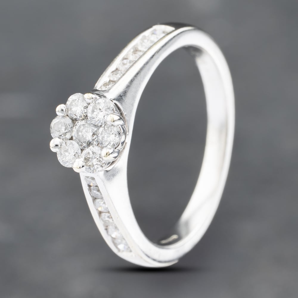 Second Hand 9ct White Gold 0.50ct Brilliant Cut Diamond Cluster Ring 41382649