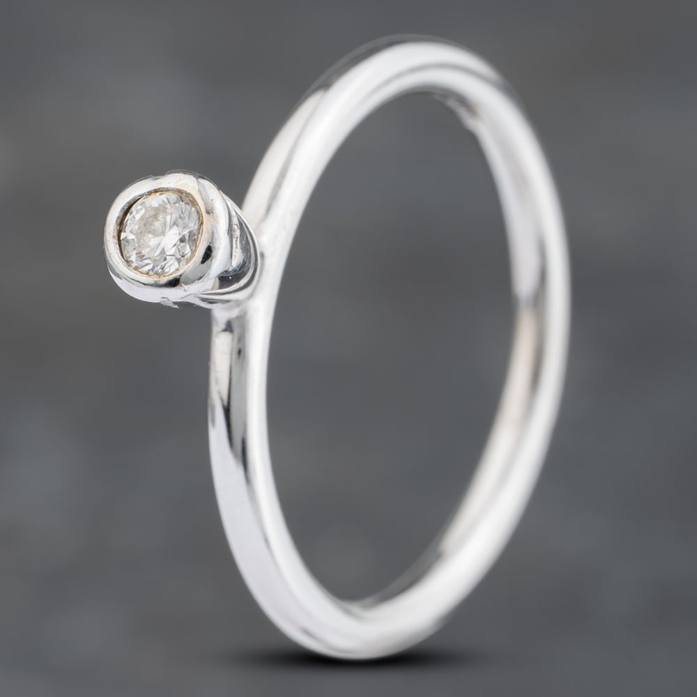 Second Hand 9ct White Gold 0.10ct Brilliant Cut Diamond Rubover Solitaire Ring 41383112