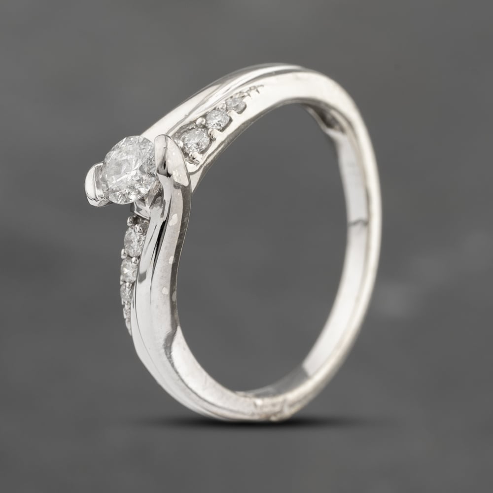Second Hand 9ct White Gold 0.33ct Brilliant Cut Diamond Twist Ring 41383229