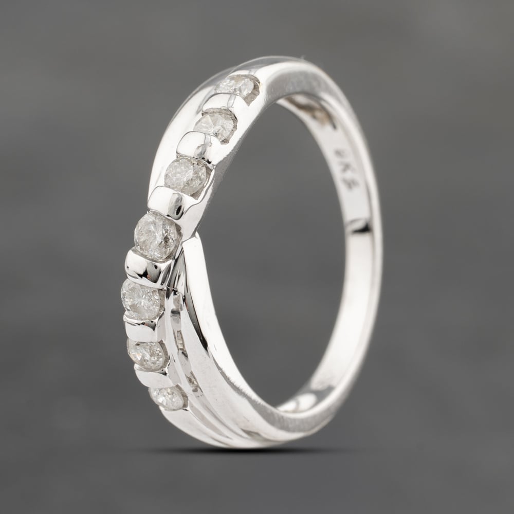 Second Hand 9ct White Gold 0.33ct Brilliant Cut Diamond Crossover Ring 41383261