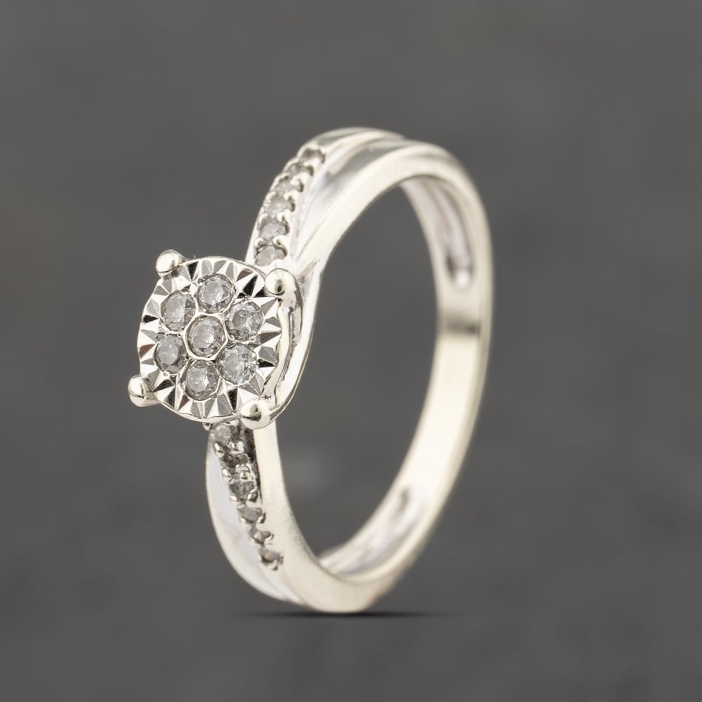 Second Hand 9ct White Gold Diamond & 0.20ct Diamond Set Shoulders Cluster Ring 41383428