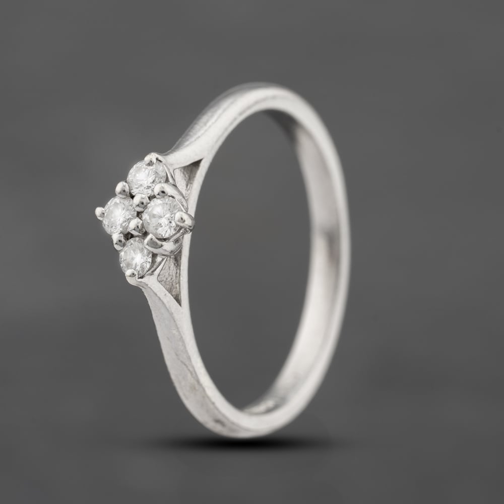 Second Hand 9ct White Gold 0.16ct Brilliant Cut Diamond Boat Shaped Four Stone Ring 41383512