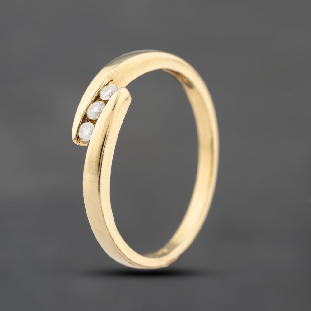 Second Hand 9ct Yellow Gold 0.10ct Brilliant Cut Diamond Crossover Three Stone Ring 41383516