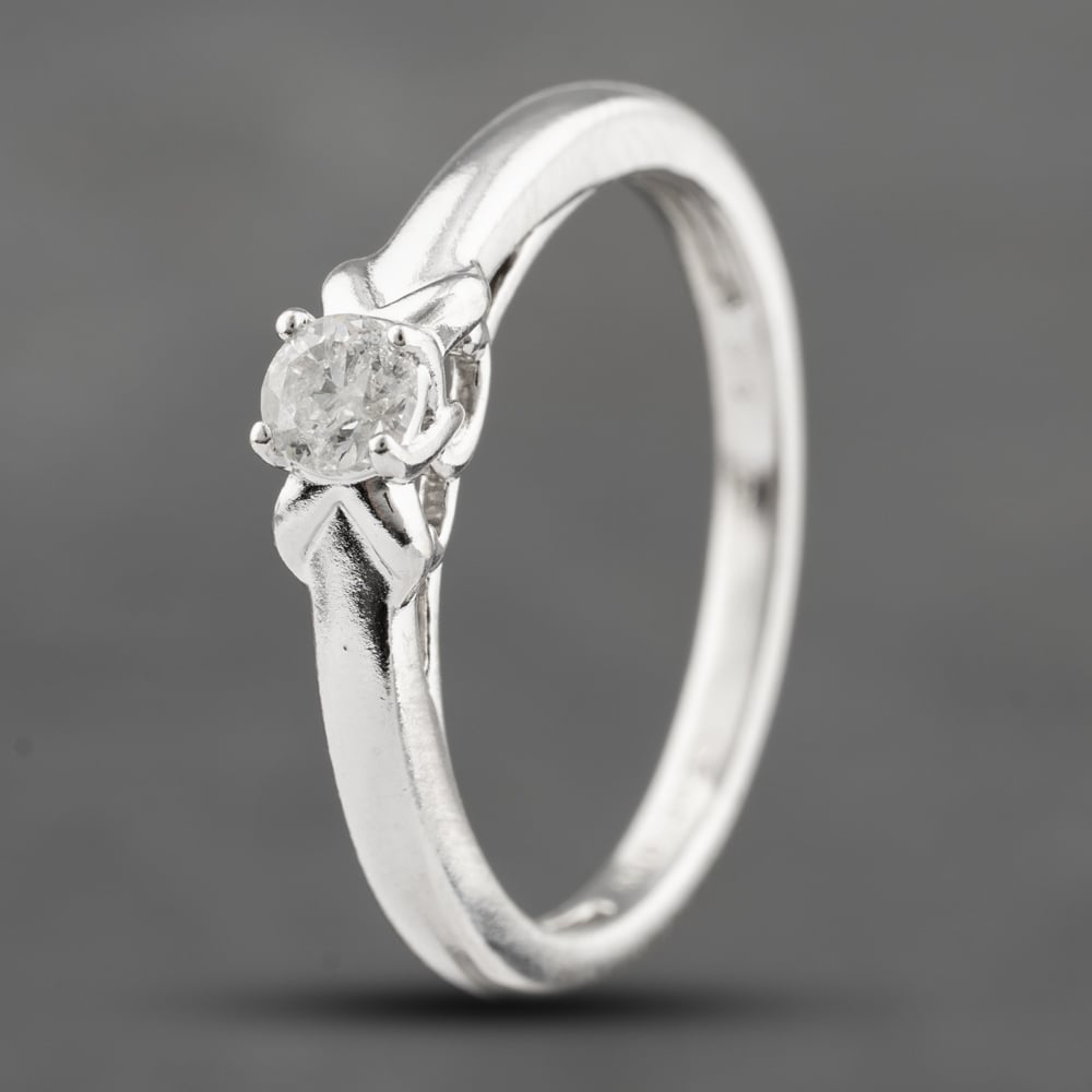Second Hand 9ct White Gold 0.20ct Brilliant Cut Diamond Round Solitaire Ring 41383558