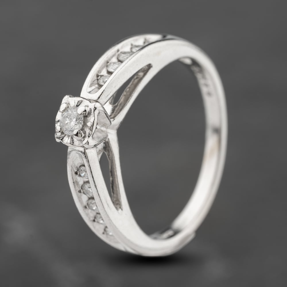 Second Hand 9ct White Gold 0.25ct Brilliant Cut Diamond Shoulder Set Solitaire Ring 41383889