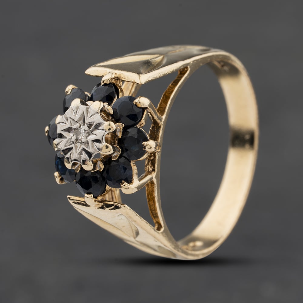 Second Hand 9ct Yellow Gold Sapphire & 0.01ct Diamond Engraved Shoulders Cluster Ring 41384062