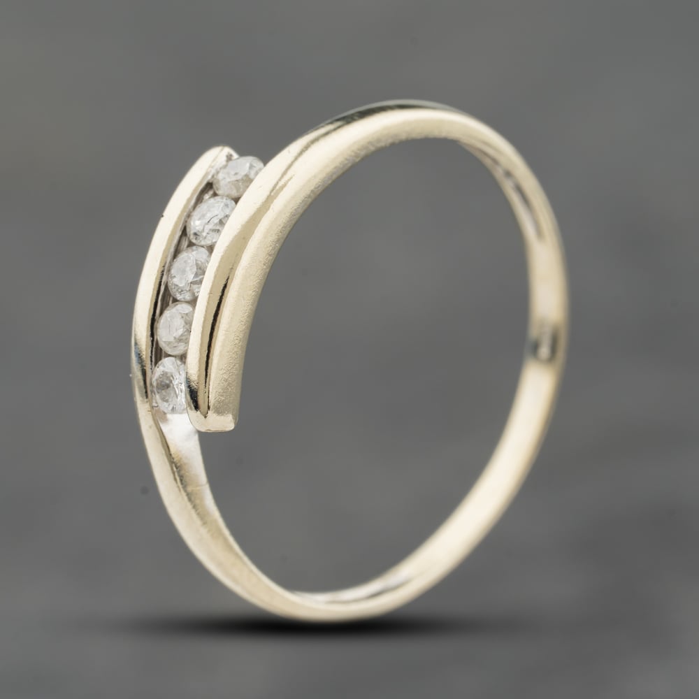 Second Hand 9ct White Gold Diamond Tenstion Set Crossover Five Stone Ring 41384200
