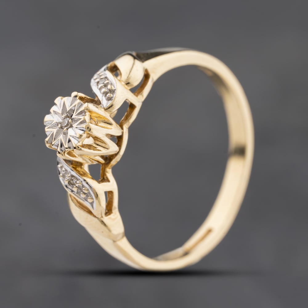 Second Hand 9ct Yellow Gold Diamond & Diamond Set Twist Shoulders Solitaire Ring 41384229
