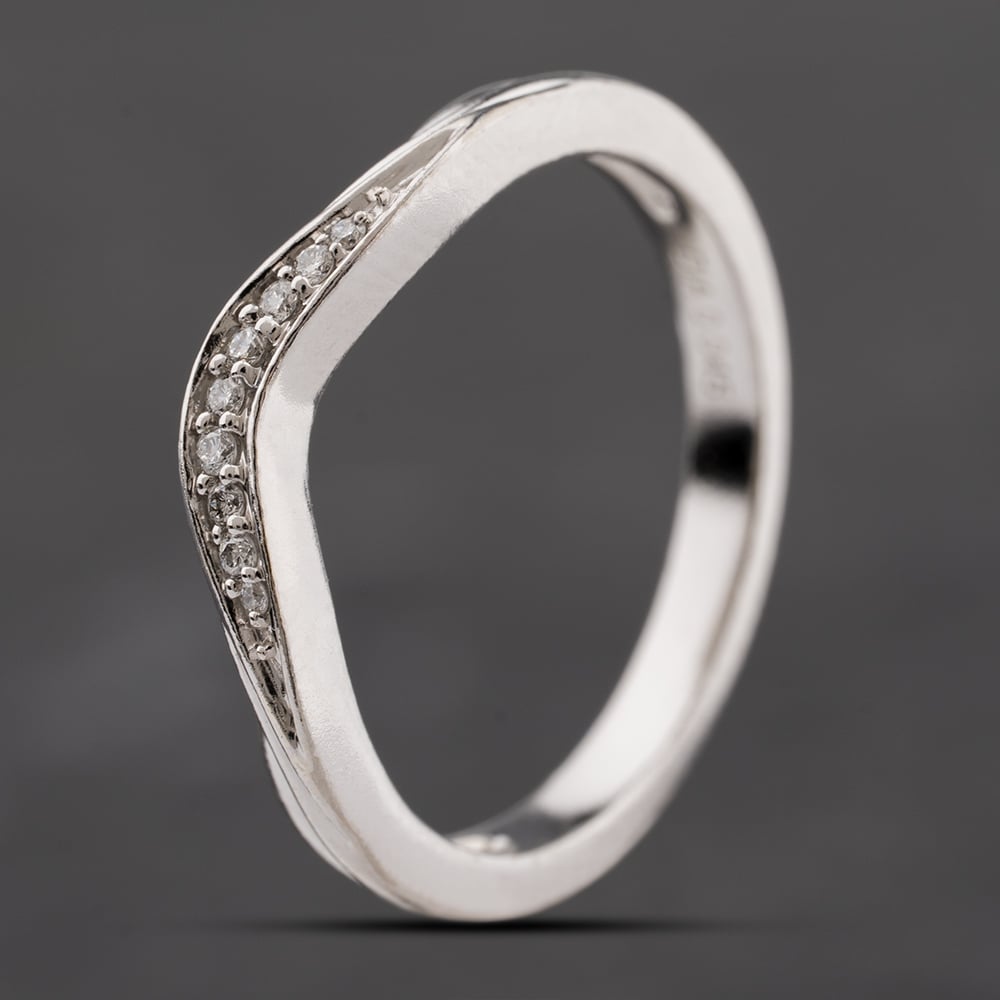 Second Hand 9ct White Gold 0.04ct Brilliant Cut Diamond Wave Shaped Ring 41384317