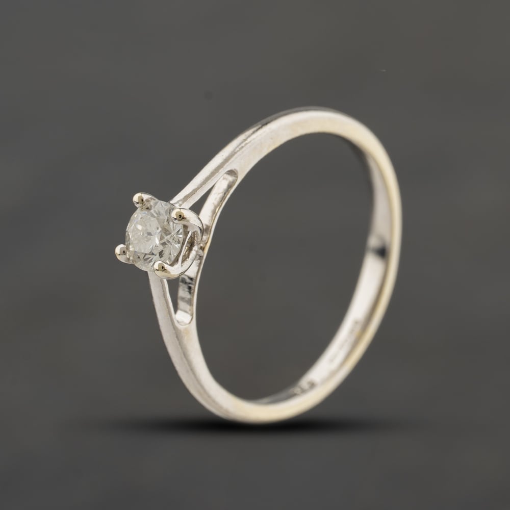 Second Hand 9ct White Gold 0.25ct Brilliant Cut Diamond Solitaire Ring 41384464