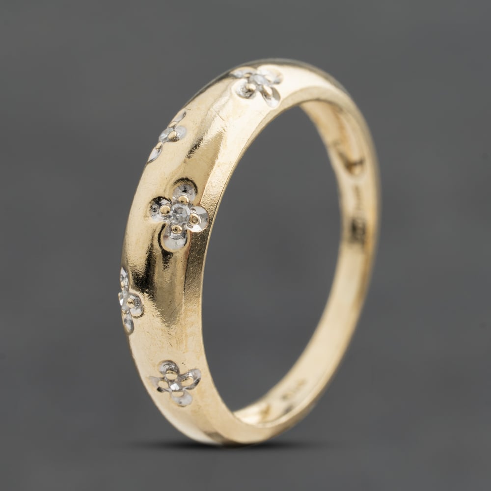 Second Hand 9ct Yellow Gold 0.02ct Diamond Domed Clover Signet Ring 41384997