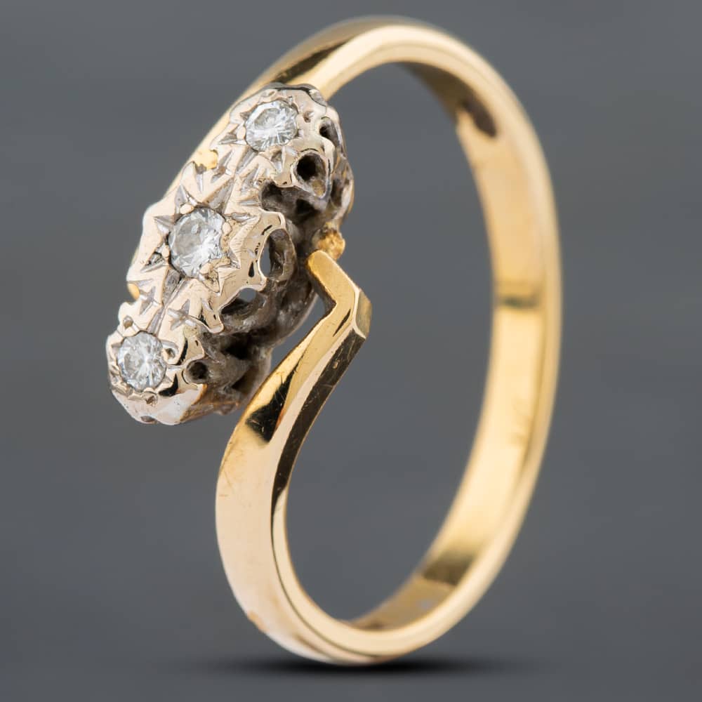 Second Hand 18ct Yellow Gold Brilliant Cut Diamond Crossover Three Stone Ring 41481460