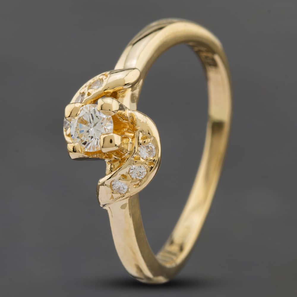 Second Hand 18ct Yellow Gold Brilliant Cut Diamond Twist Shoulder Set Solitaire Ring 41481536