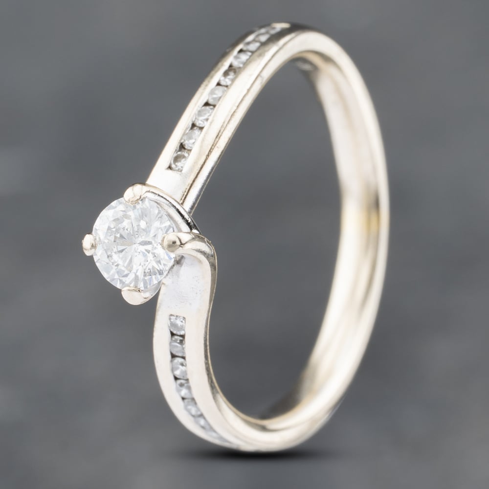 Second Hand 18ct White Gold Brilliant Cut Diamond Twist Shoulder Set Solitaire Ring 41481800