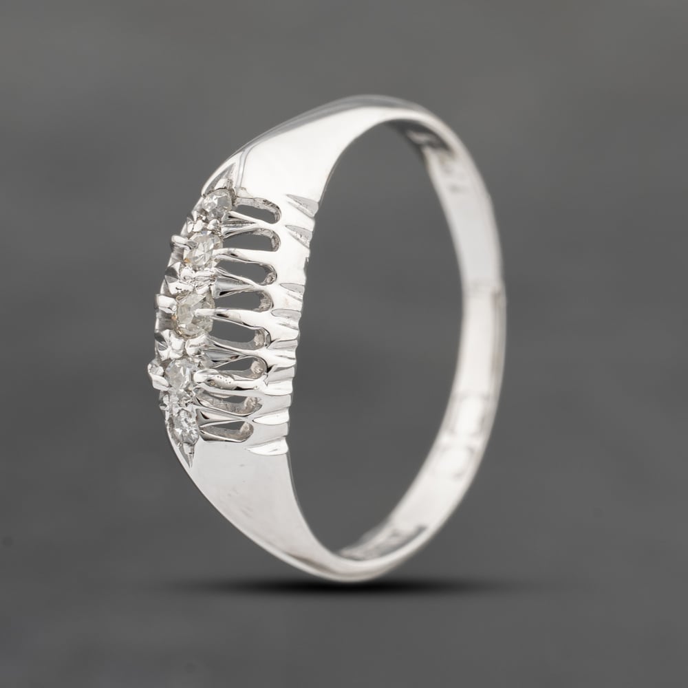 Second Hand Vintage 18ct White Gold 0.10ct Diamond Graduated Five Stone Ring 41482159