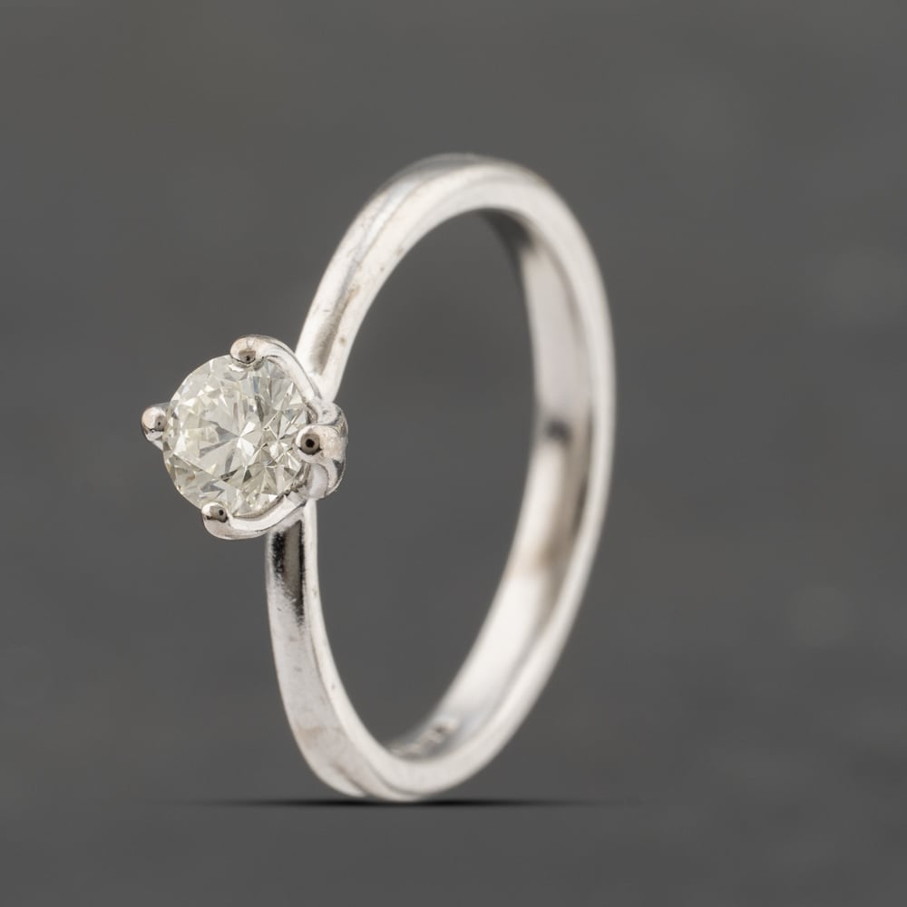 Second Hand 18ct White Gold 0.40ct Brilliant Cut Diamond Solitaire Ring 41482175