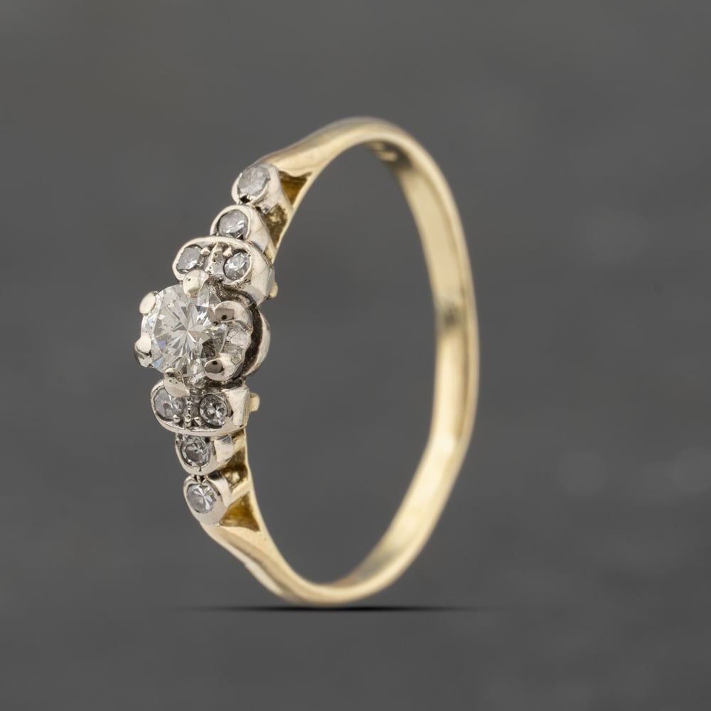 Second Hand Vintage 18Ct Yellow Gold 0.28Ct Brilliant Cut Diamond Shoulder Set Solitaire Ring 41482179-image