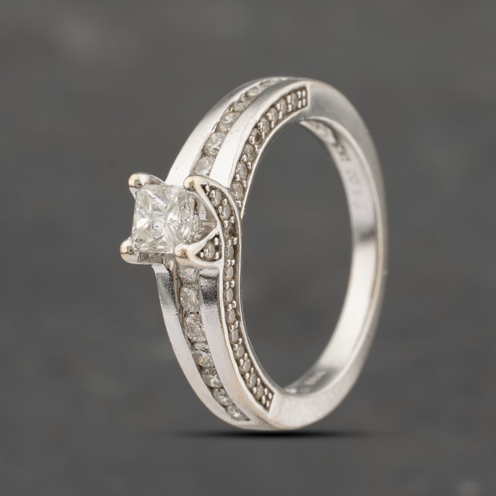 Second Hand 18ct White Gold 1.00ct Diamond Shoulder Set Solitaire Ring 41482208