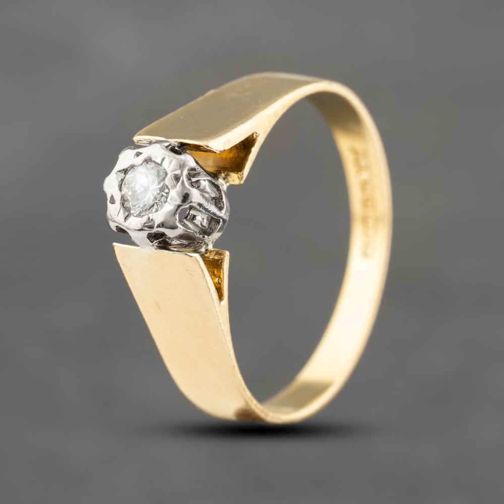 Second Hand Vintage 18ct Yellow Gold 0.10ct Brilliant Cut Diamond Plain Shoulders Solitaire Ring 41482268