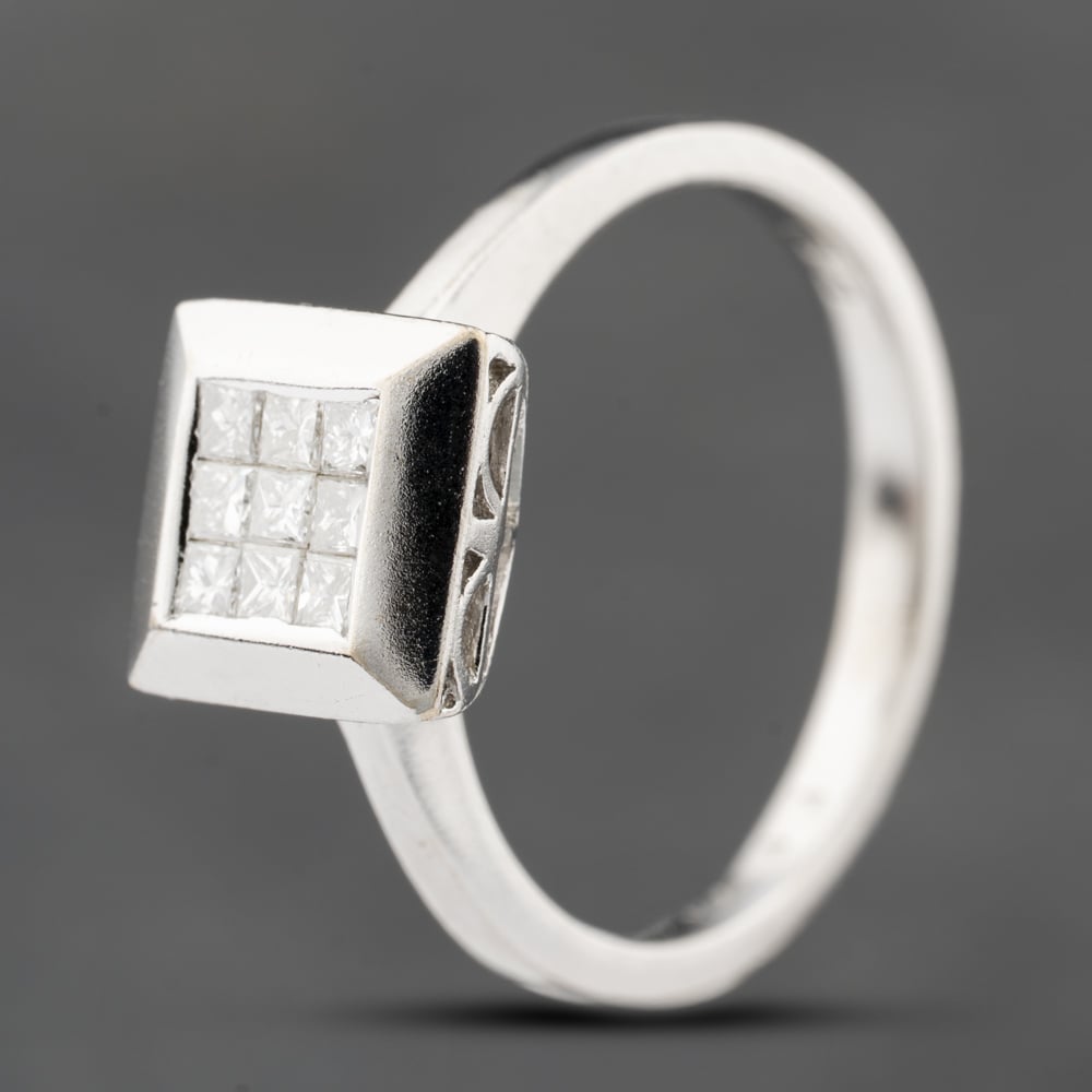 Second Hand 18ct White Gold 0.25ct Princess Cut Diamond Square Cluster Ring 41482372