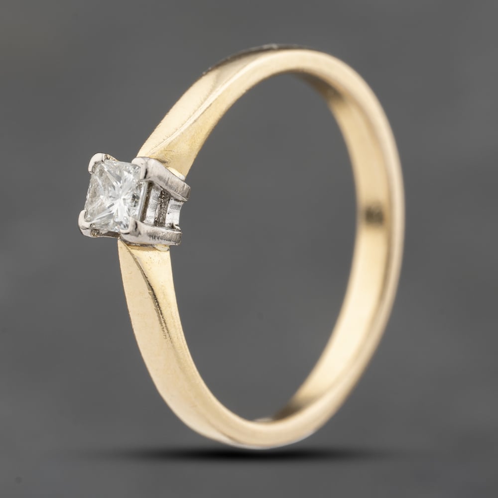 Second Hand 18ct Yellow Gold 0.15ct Princess Cut Diamond Solitaire Ring 41482388