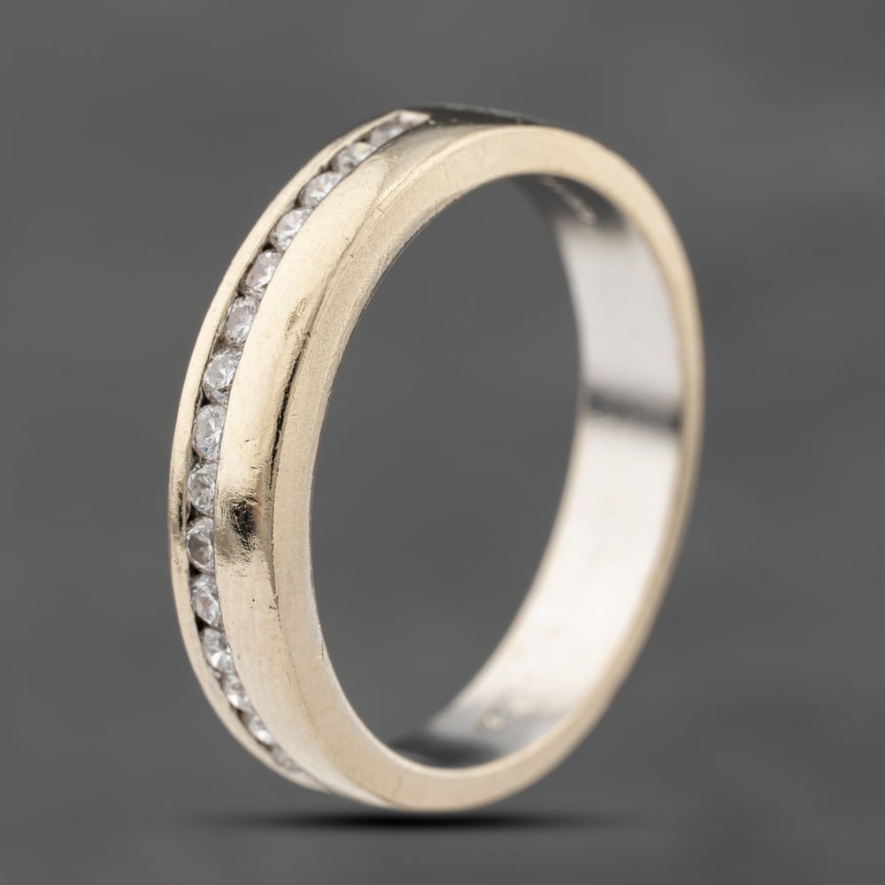 Second Hand 18ct White Gold 0.30ct Brilliant Cut Diamond Channel Set Band Ring 41482402