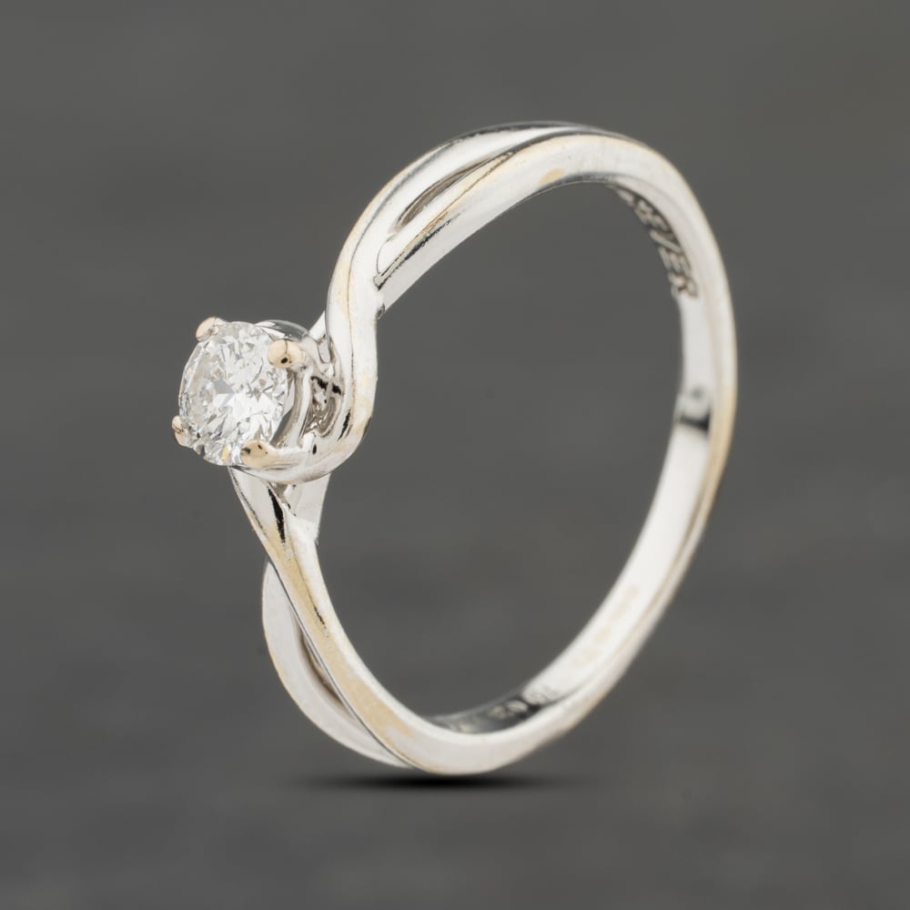 Second Hand 18ct White Gold 0.28ct Brilliant Cut Diamond Crossover Shoulders Solitaire Ring 41482475