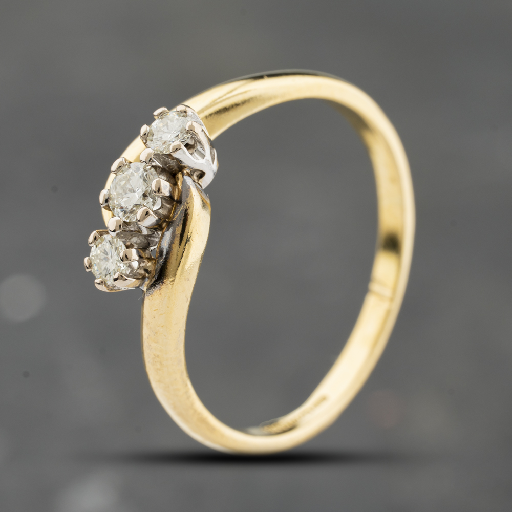 Second Hand 18ct Yellow Gold 0.25ct Diamond Twist Three Stone Ring 41482635