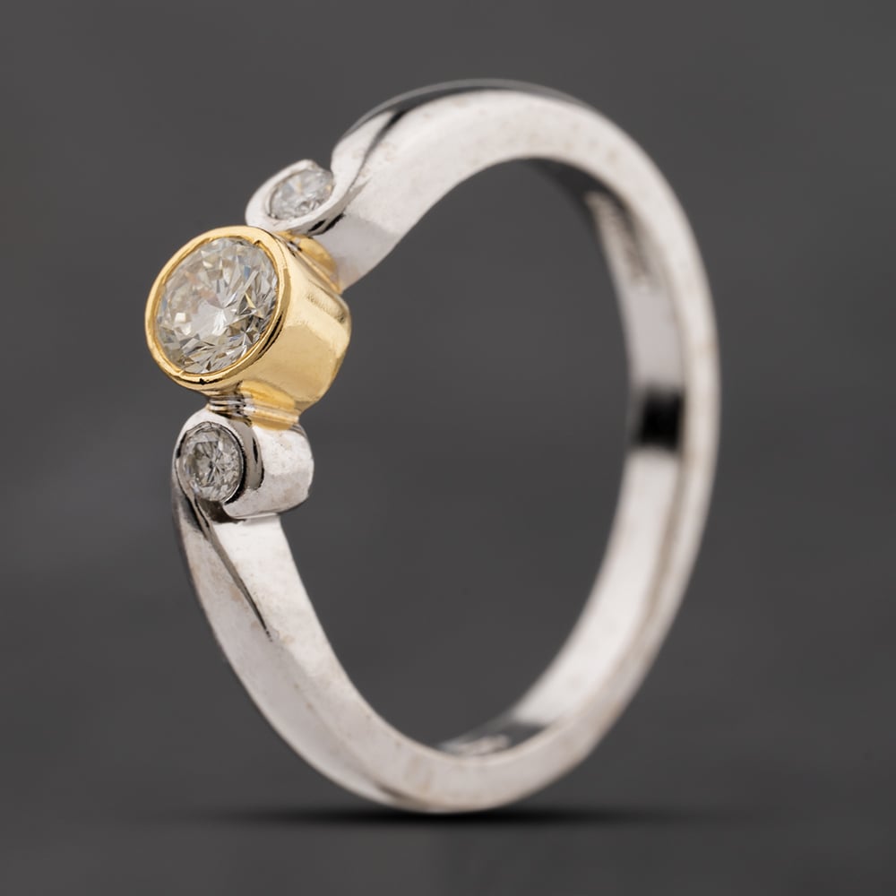 Second Hand 18ct Two Colour Gold 0.29ct Brilliant Cut Diamond Three Stone Ring 41482696